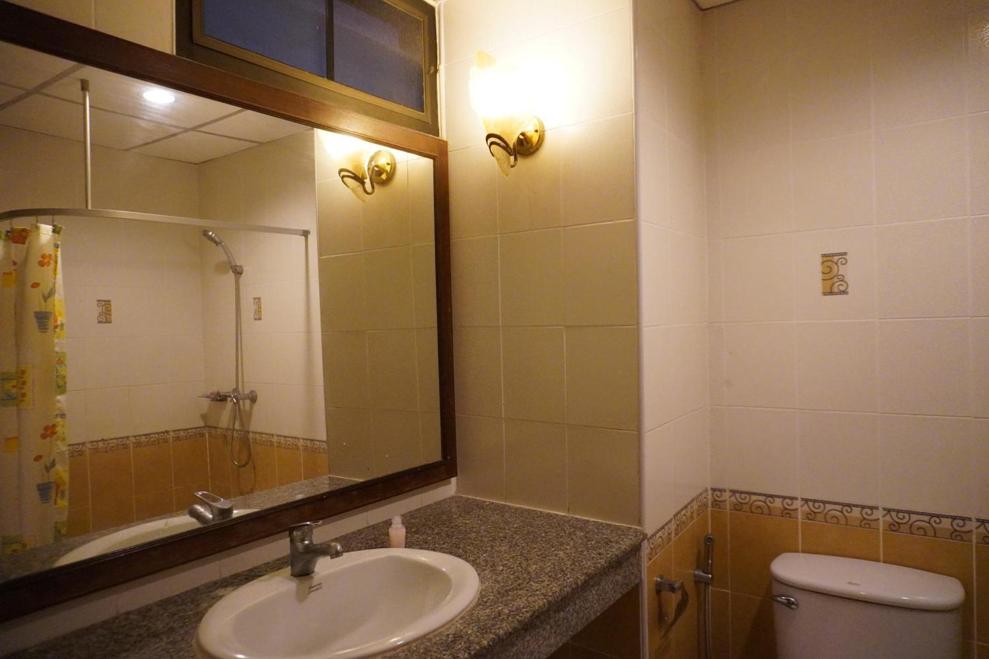 Centre Point Nanai Hotel Patong Luaran gambar