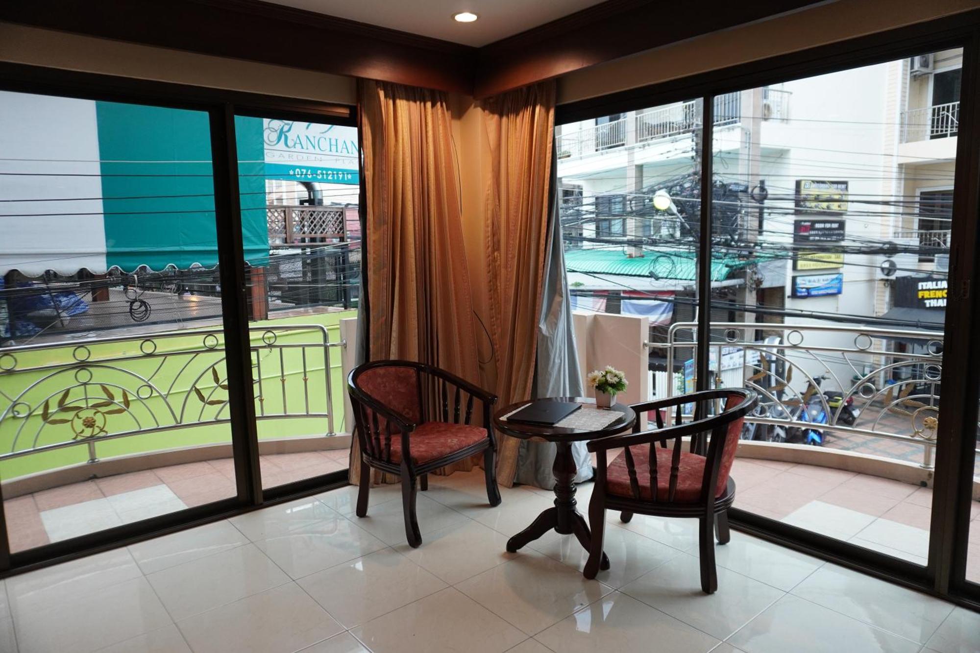 Centre Point Nanai Hotel Patong Luaran gambar